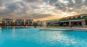 Crystal Lagoon Facing Aparthotel